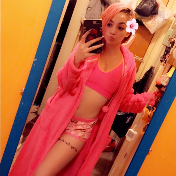 bellaface744